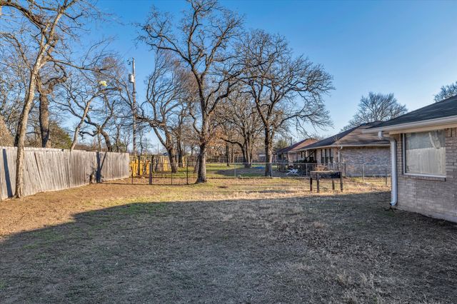 4339 Blackwell Street, Bellmead, TX 76705