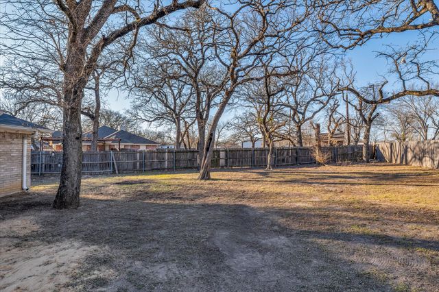 4339 Blackwell Street, Bellmead, TX 76705