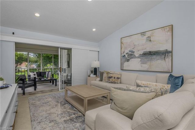 7725 Jewel LN 201, Naples, FL 34109