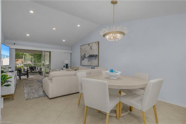 7725 Jewel LN 201, Naples, FL 34109