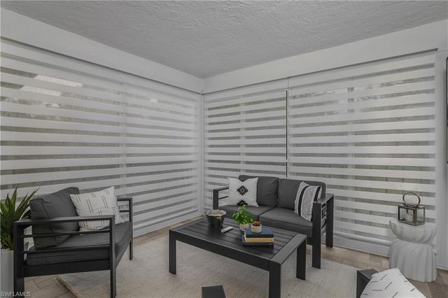 7725 Jewel LN 201, Naples, FL 34109