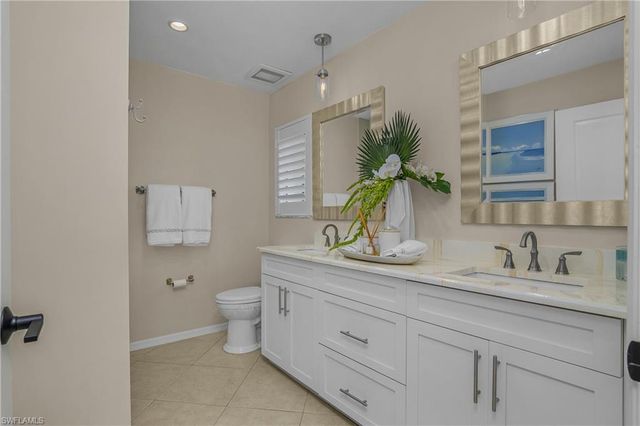 7725 Jewel LN 201, Naples, FL 34109