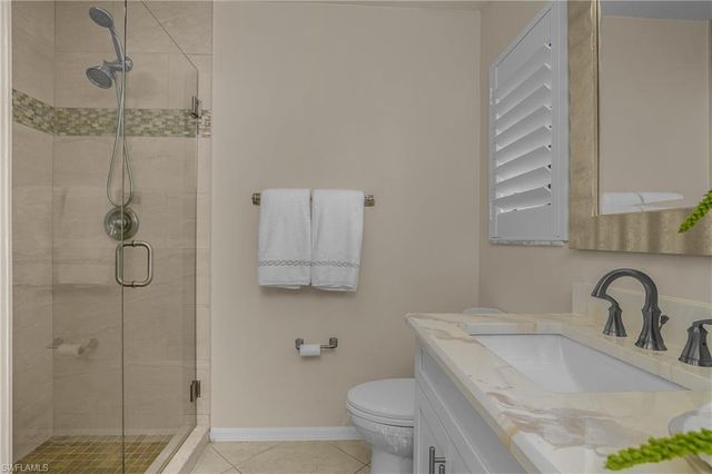 7725 Jewel LN 201, Naples, FL 34109