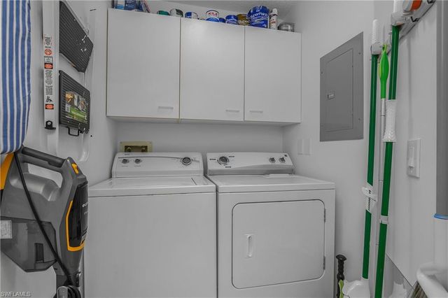 7725 Jewel LN 201, Naples, FL 34109