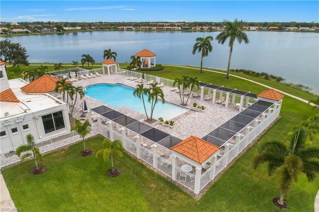 7725 Jewel LN 201, Naples, FL 34109