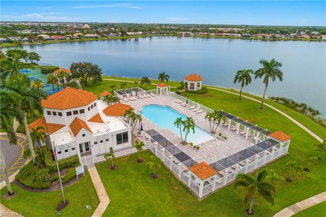 7725 Jewel LN 201, Naples, FL 34109
