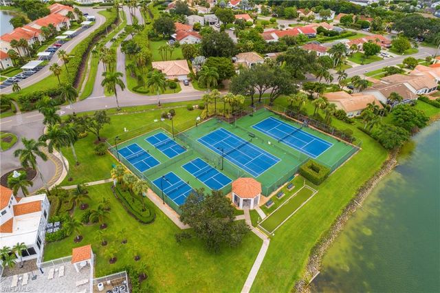 7725 Jewel LN 201, Naples, FL 34109