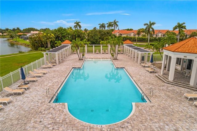 7725 Jewel LN 201, Naples, FL 34109
