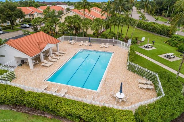 7725 Jewel LN 201, Naples, FL 34109