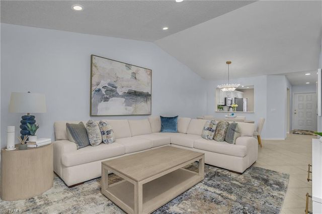 7725 Jewel LN 201, Naples, FL 34109