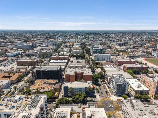 698 S Berendo 206, Los Angeles, CA 90005