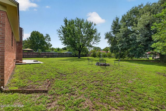 5010 Lord Tennyson Road, Wilmington, NC 28405