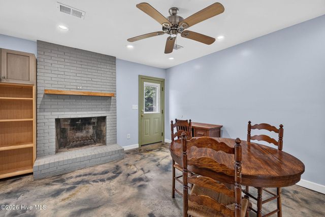 5010 Lord Tennyson Road, Wilmington, NC 28405