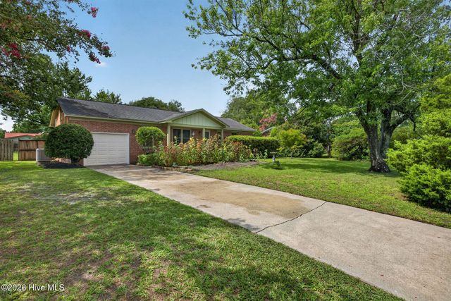 5010 Lord Tennyson Road, Wilmington, NC 28405