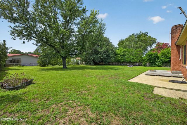 5010 Lord Tennyson Road, Wilmington, NC 28405