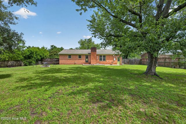 5010 Lord Tennyson Road, Wilmington, NC 28405
