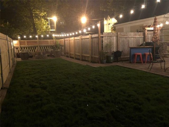 4142 Locust Street, Kansas City, MO 64110