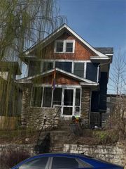 4142 Locust Street, Kansas City, MO 64110