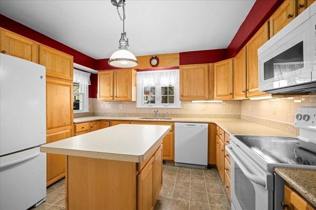 1 Ashcroft St, Auburn, MA 01501