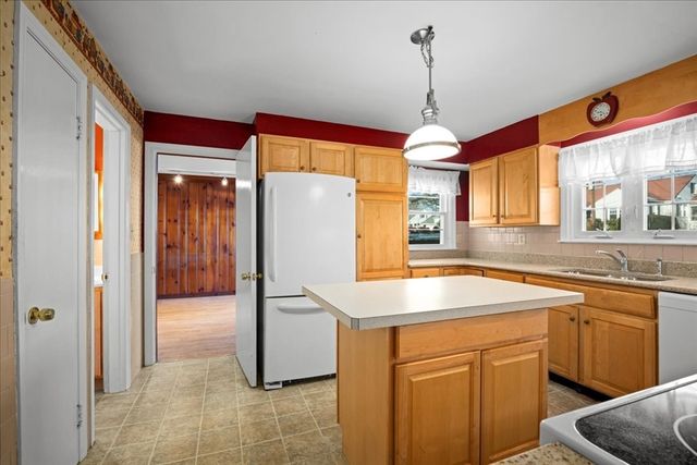 1 Ashcroft St, Auburn, MA 01501