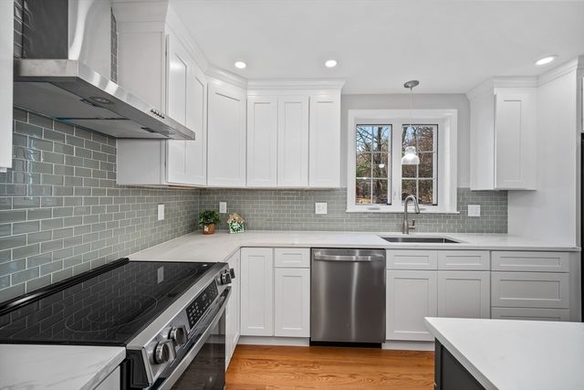 1568 Washington St, Braintree, MA 02184