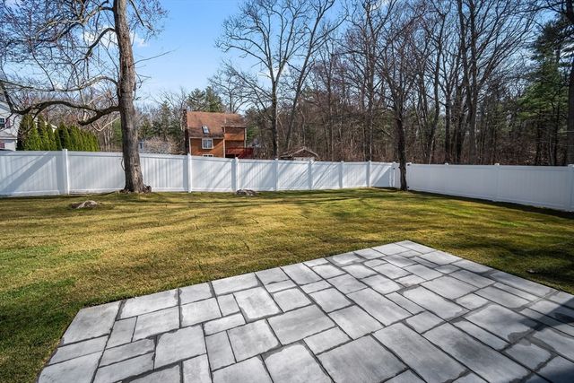 1568 Washington St, Braintree, MA 02184