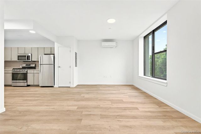 1731 Lacombe Avenue 4B, Bronx, NY 10473