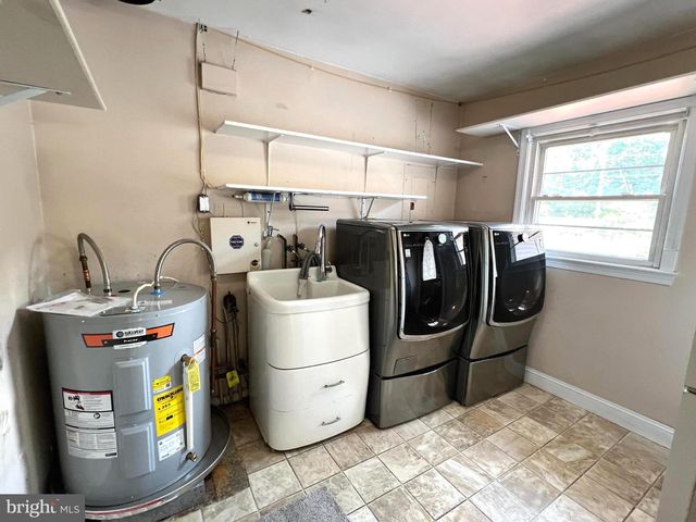 10812 CAROL ST, Fairfax, VA 22030