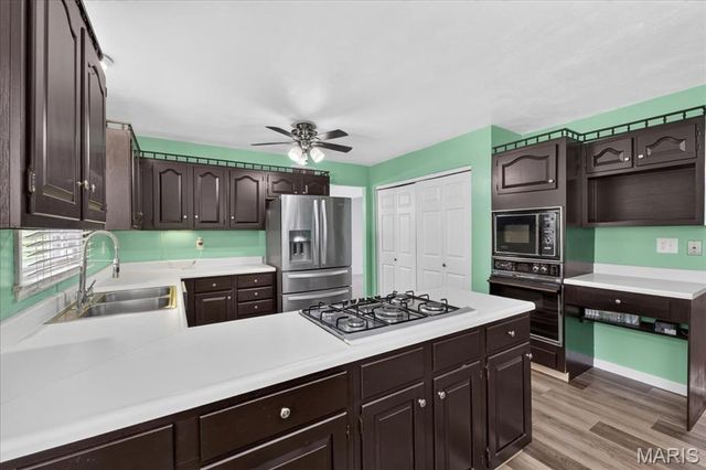 27 Heatherwood Drive, Collinsville, IL 62234