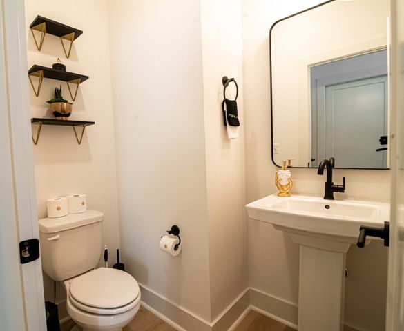 104 Fitzgerald Dr, Nashville, TN 37214