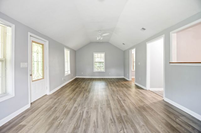 561 Odoms Bend Rd, Gallatin, TN 37066