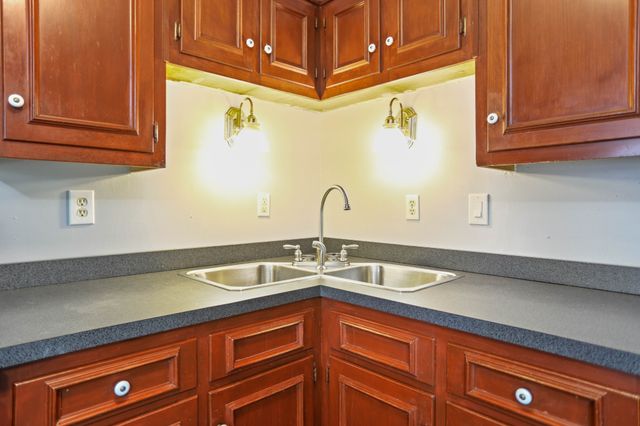 561 Odoms Bend Rd, Gallatin, TN 37066