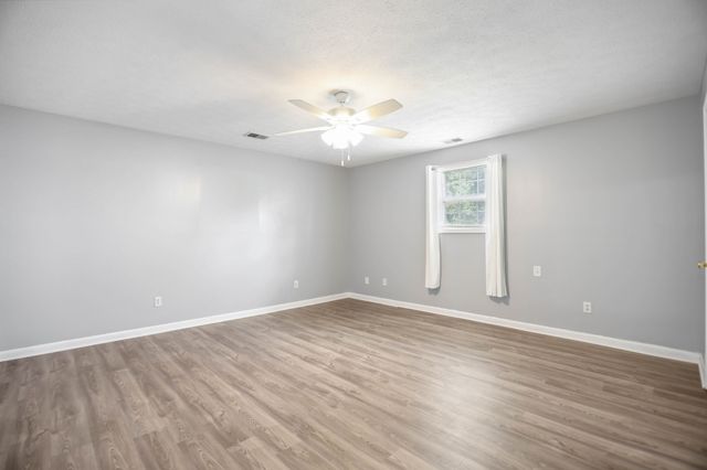 561 Odoms Bend Rd, Gallatin, TN 37066