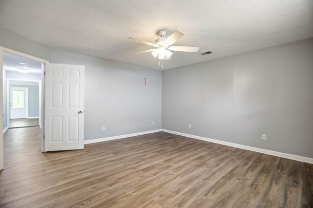 561 Odoms Bend Rd, Gallatin, TN 37066