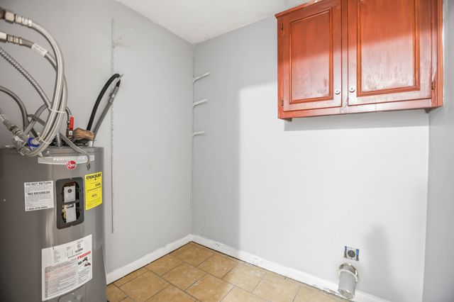 561 Odoms Bend Rd, Gallatin, TN 37066