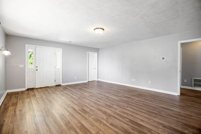 561 Odoms Bend Rd, Gallatin, TN 37066