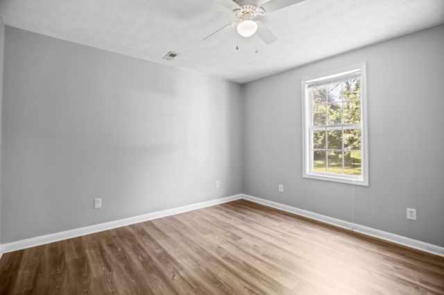 561 Odoms Bend Rd, Gallatin, TN 37066