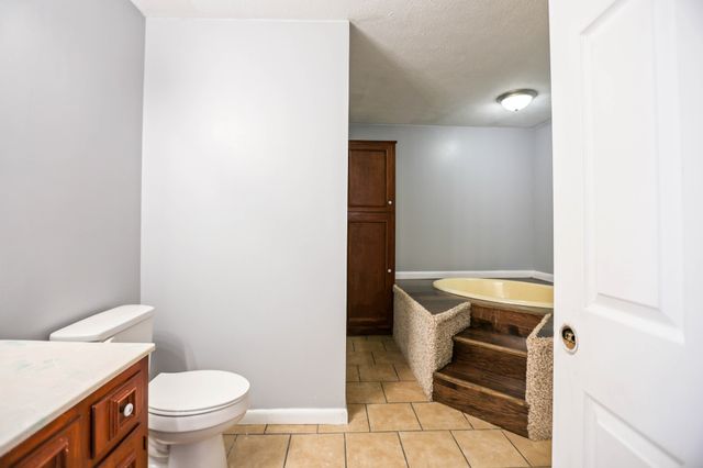 561 Odoms Bend Rd, Gallatin, TN 37066