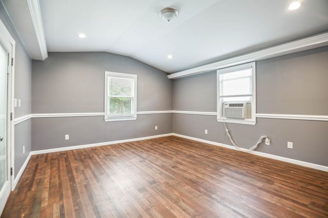 561 Odoms Bend Rd, Gallatin, TN 37066