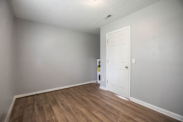 561 Odoms Bend Rd, Gallatin, TN 37066