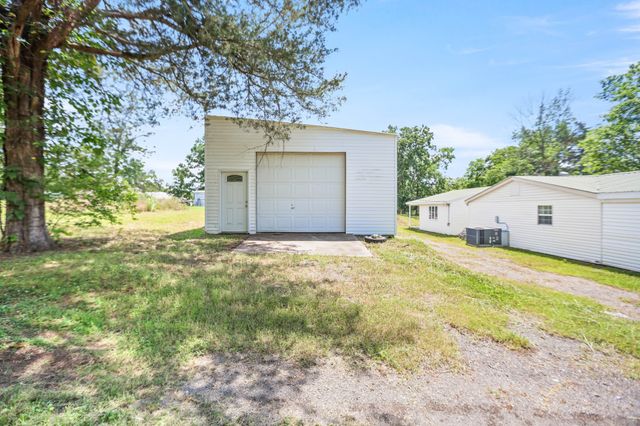 561 Odoms Bend Rd, Gallatin, TN 37066