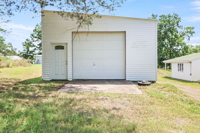 561 Odoms Bend Rd, Gallatin, TN 37066