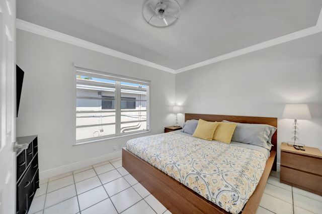 2724 NE 14th Street 5, Fort Lauderdale, FL 33304