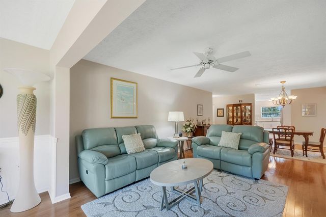 740 Lake Orchid Circle 104, Vero Beach, FL 32962