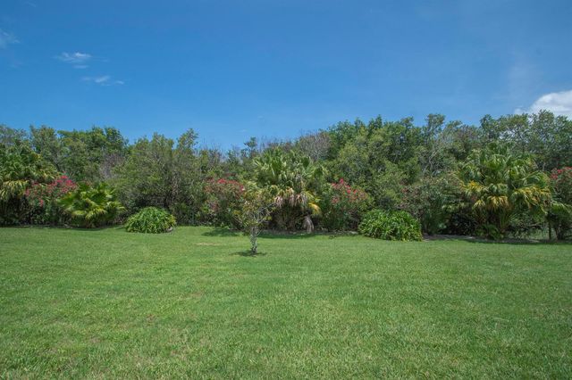 740 Lake Orchid Circle 104, Vero Beach, FL 32962
