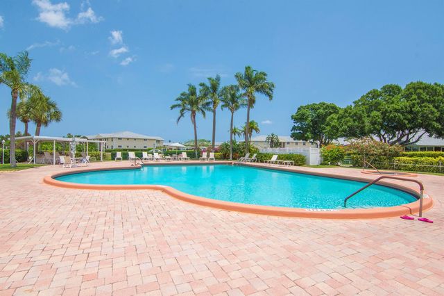 740 Lake Orchid Circle 104, Vero Beach, FL 32962