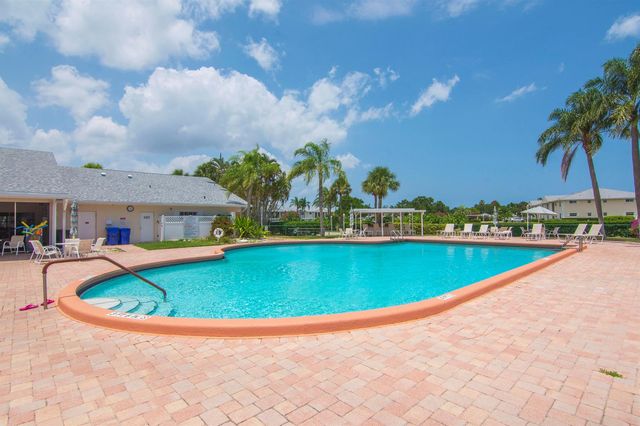 740 Lake Orchid Circle 104, Vero Beach, FL 32962