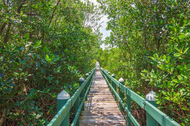 740 Lake Orchid Circle 104, Vero Beach, FL 32962