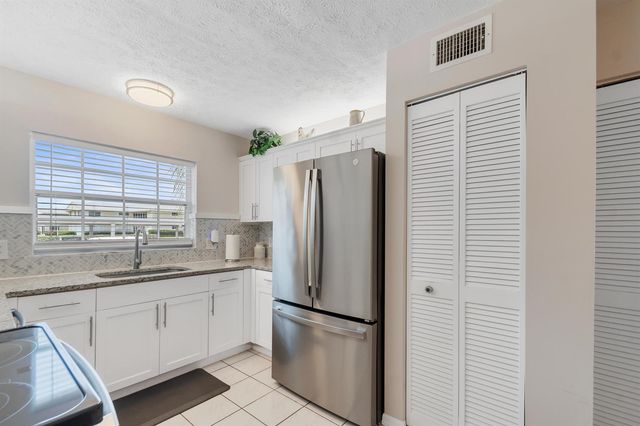 740 Lake Orchid Circle 104, Vero Beach, FL 32962