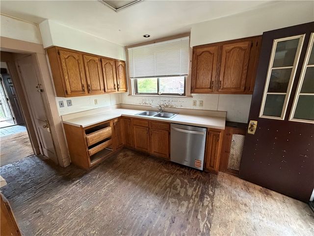 2618 Perrysville Ave, Perry Hilltop, PA 15214